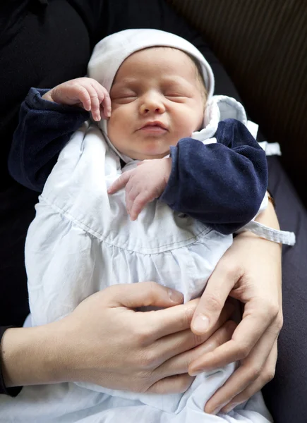 Infant on arm — Stock Photo, Image