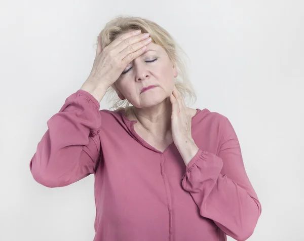 La mujer tiene dolor — Foto de Stock