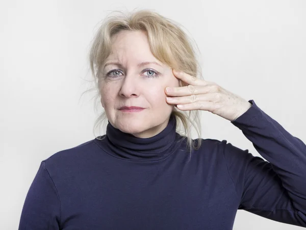 Facelift für ältere Frau — Stockfoto