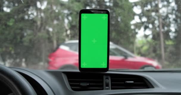 Smartphone Grön Prototyp Skärm Inuti Bilen Körning — Stockvideo