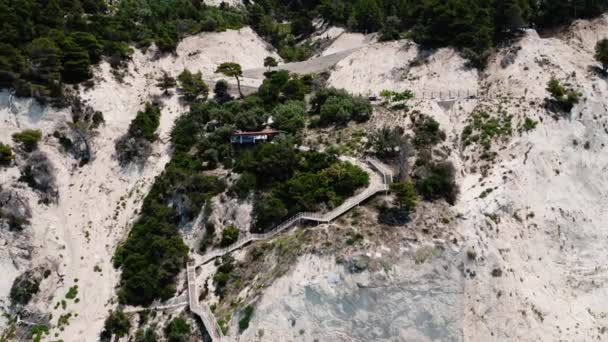 Lefkada 2021 'deki Egremni Sahili' nin yeni merdivenlerinin insansız hava aracı görüntüleri. — Stok video