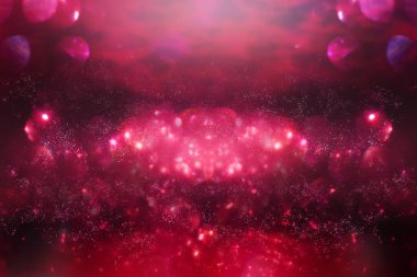 Mor parıltılı klasik ışıklar festivaller ve kutlamalar için arka planda odaktan çıkarıldı