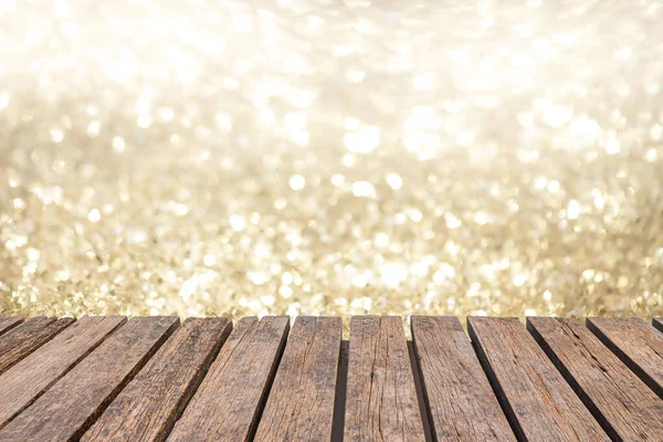 Rustikaler Alter Holztisch Vor Glitzernden Silbernen Und Goldenen Bokeh Lichtern — Stockfoto