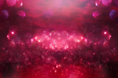 Mor parıltılı klasik ışıklar festivaller ve kutlamalar için arka planda odaktan çıkarıldı