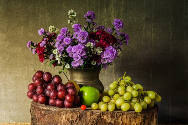 Stillleben mit Früchten. — Stockfoto