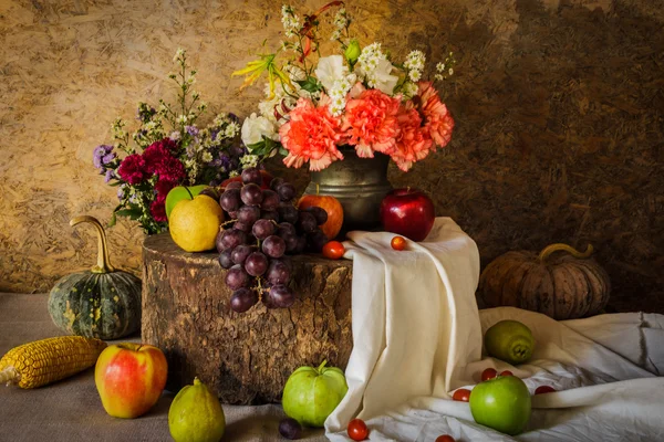 Still life with Fruits. — Stock Photo, Image