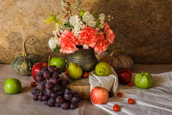 Bodegón con frutas. —  Fotos de Stock