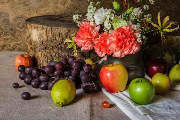 Nature morte avec des fruits. — Photo