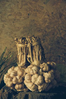 Sarımsak ile natürmort kompozisyon 