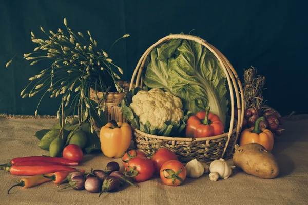 静物蔬菜、 香草和水果. — 图库照片