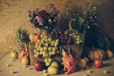 Meyvelerle dolu bir hayat.