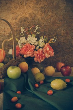 Meyvelerle dolu bir hayat.