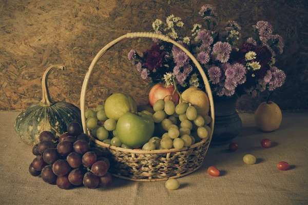 Meyvelerle dolu bir hayat.
