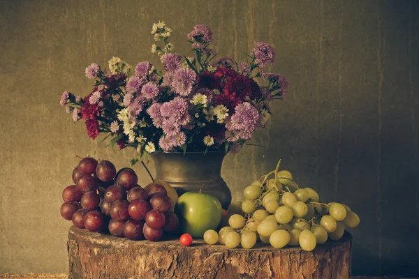 Stillleben mit Früchten. — Stockfoto