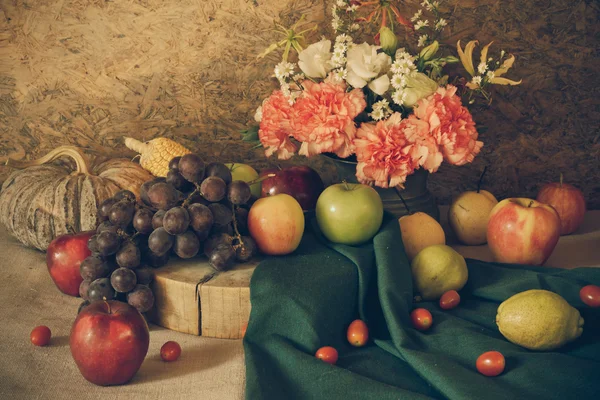 Stillleben mit Früchten. — Stockfoto