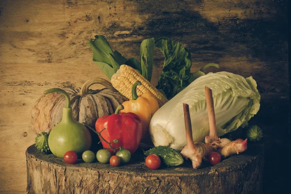 Stillleben Gemüse und Obst. — Stockfoto