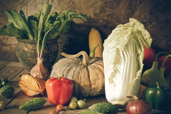 Nature morte Légumes et fruits . — Photo