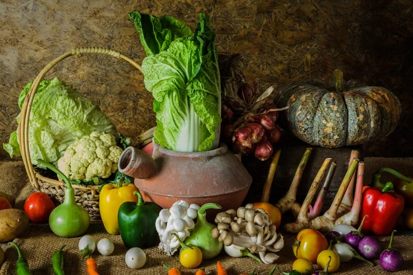 Bodegón Verduras, hierbas y frutas —  Fotos de Stock