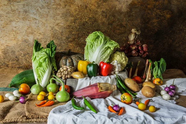 Zátiší zeleniny, bylin a ovoce — Stock fotografie