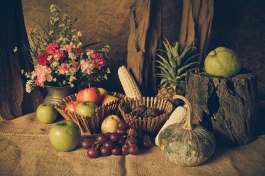 Meyvelerle dolu bir hayat.