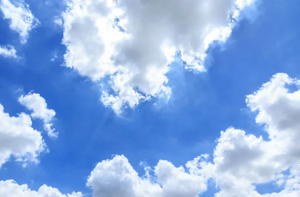 Nuvole e sole — Foto Stock