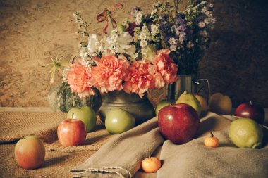 Meyvelerle dolu bir hayat.