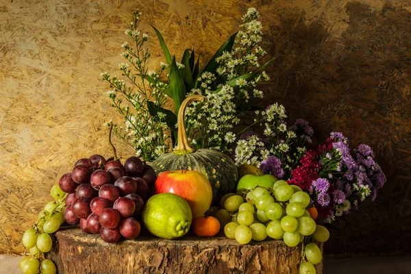 Stillleben mit Früchten. — Stockfoto