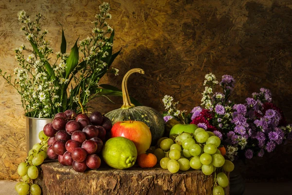 Martwa natura z owocami. — Zdjęcie stockowe