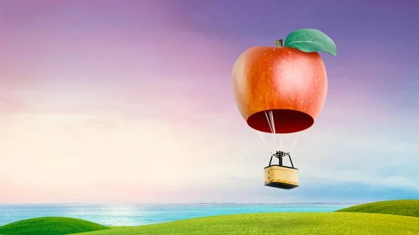 Elma şekilli sıcak hava balonu yeşil tepe üzerinde yüzen sıcak hava balonu doğa elementleri ve gökyüzü arka planı, turizm ve seyahat konsepti