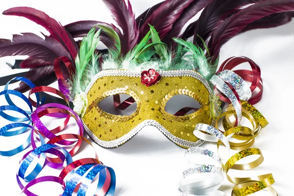 Masques de carnaval et serpentine — Photo