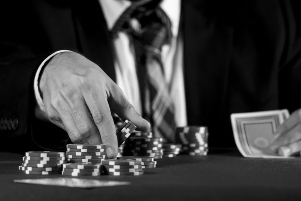 Adam siyah beyaz casino bahis — Stok fotoğraf