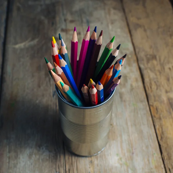 Crayons de couleur sur bois — Photo