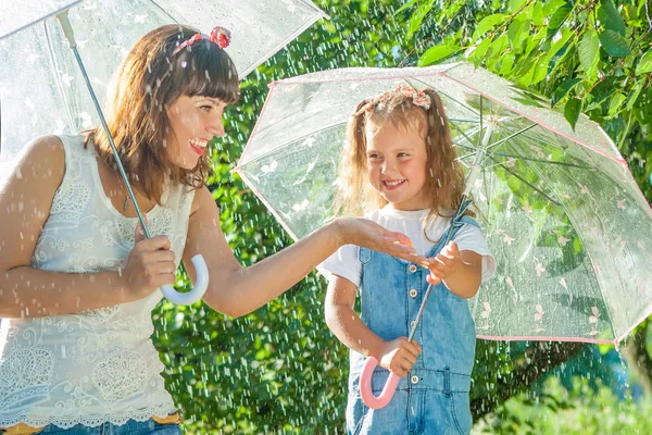 Divertida madre e hija — Foto de Stock