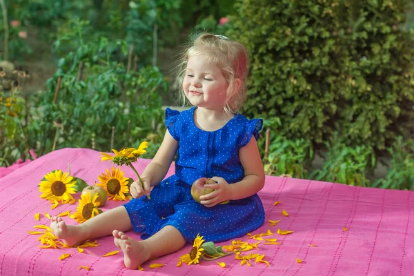 Cheerful little girl — Stock Photo, Image