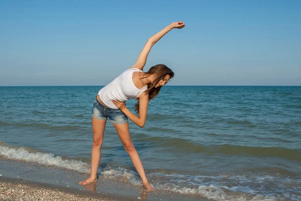 Giovane donna coinvolta nello sport — Foto Stock