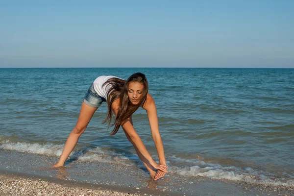 Young woman involved in sports — Stock Photo, Image