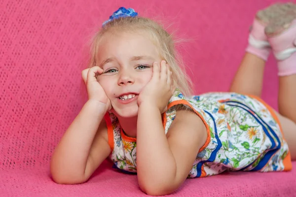 Cute little girl — Stock Photo, Image