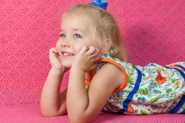 Cute little girl — Stock Photo, Image