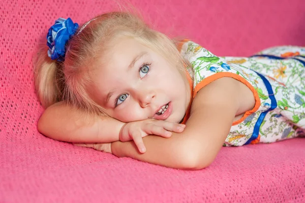 Cute little girl — Stock Photo, Image