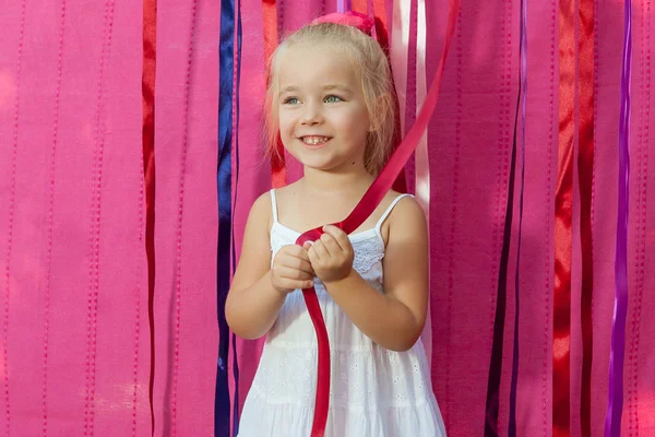 Retrato adorable niña — Foto de Stock