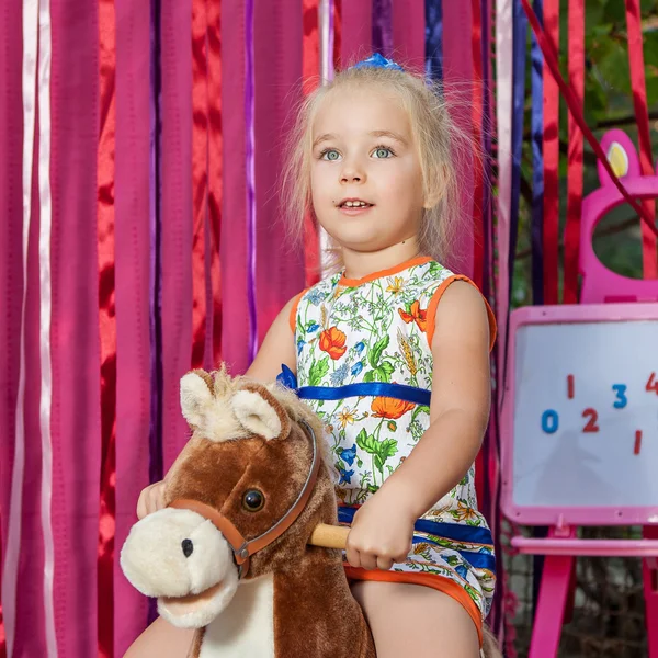 Adorable little girl — Stock Photo, Image