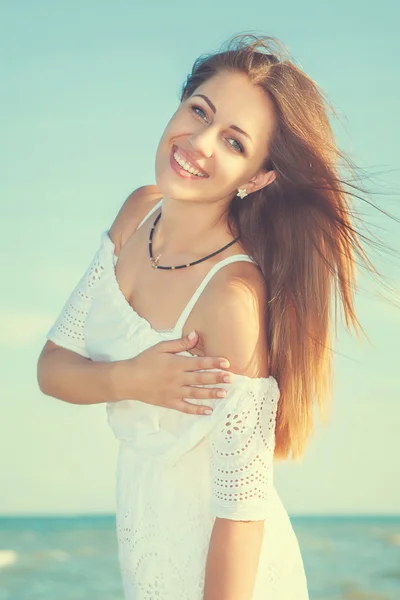Piękna dziewczyna na plaży Obrazek Stockowy