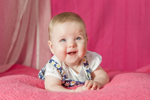 Retrato de un bebé — Foto de Stock