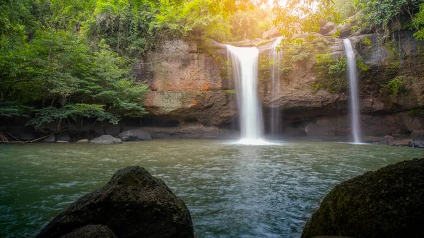 Bela Cachoeira Floresta Tropical Parque Nacional Khao Yai Tailândia — Fotografia de Stock