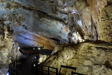 Paradise cave, Quang Binh, Vietnam travel, heritage