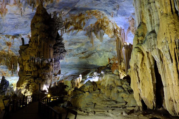 Пещера Парадизе, Куангбинь, Вьетнам путешествия, наследие — стоковое фото