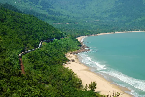 朗科海滩， 休， 火车， 铁路 — 图库照片