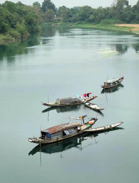 Landschaft, Ruderboot, Fluss, armes Vietnam — Stockfoto