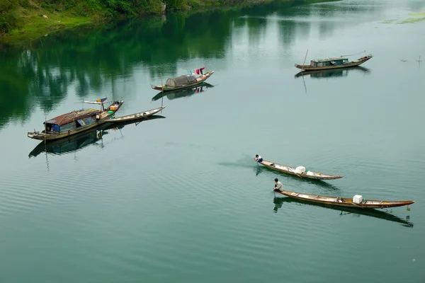 Landschaft, Ruderboot, Fluss, armes Vietnam — Stockfoto