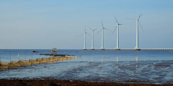 Ren energi, vindkraftanläggning — Stockfoto